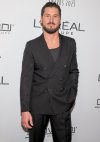 Val dwts reveal that he must pass on a kidney stone while on a flight